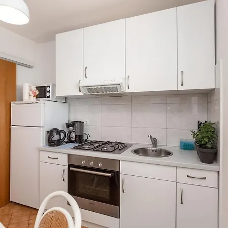 Rina B4 Apartment